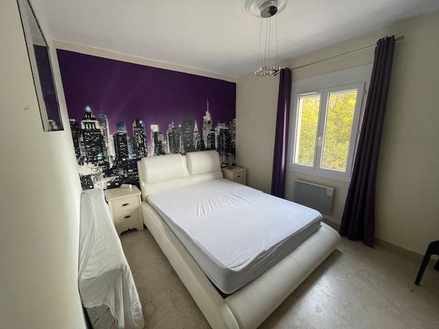 Image No.2-4 Bed House for sale