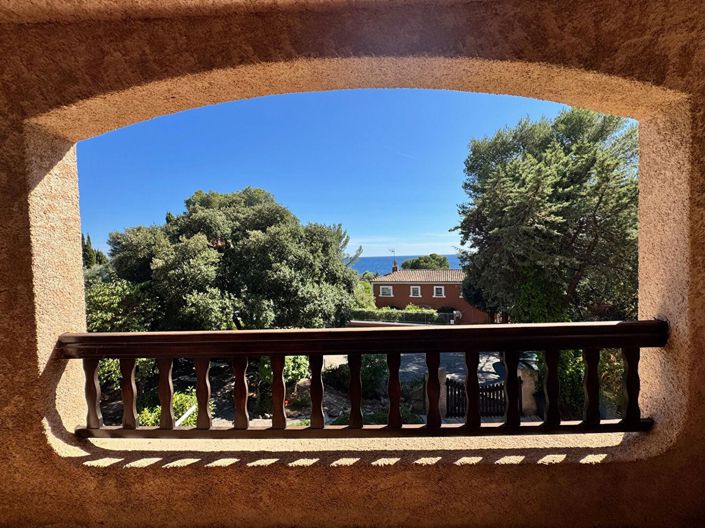 Image No.11-4 Bed House for sale