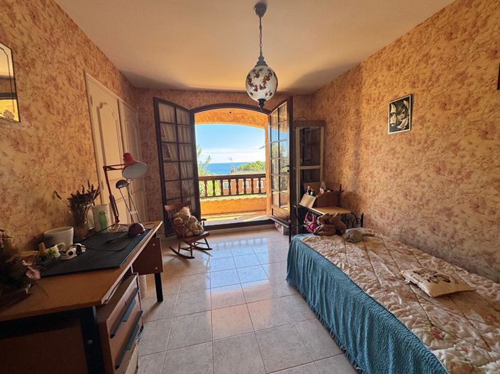 Image No.12-4 Bed House for sale