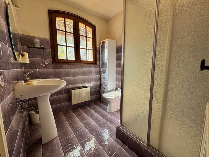 Image No.13-4 Bed House for sale