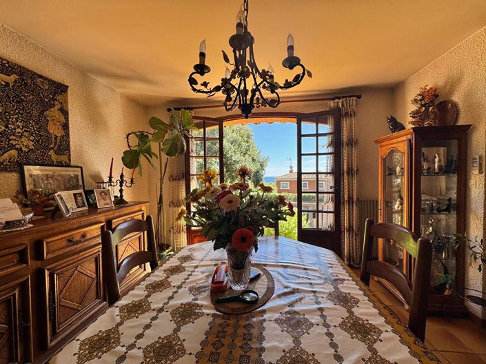 Image No.14-4 Bed House for sale