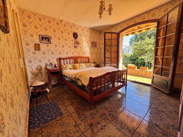 Image No.7-4 Bed House for sale