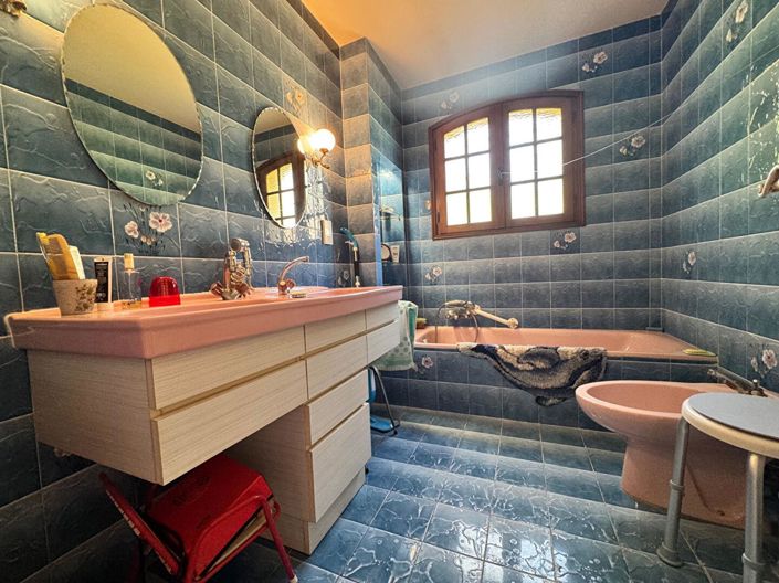 Image No.8-4 Bed House for sale