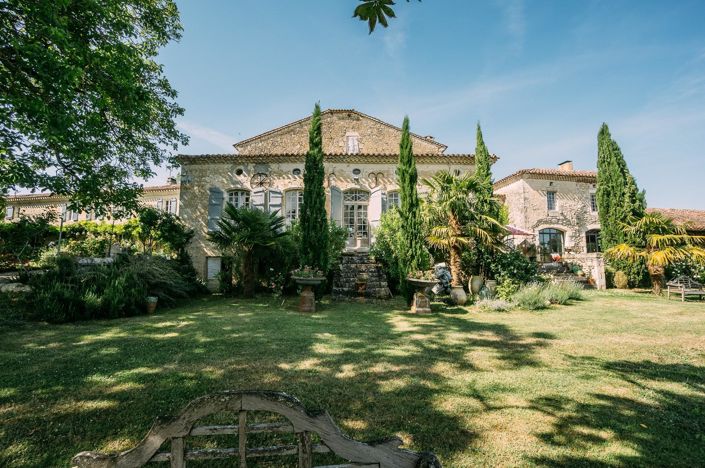 Image No.1-7 Bed House for sale