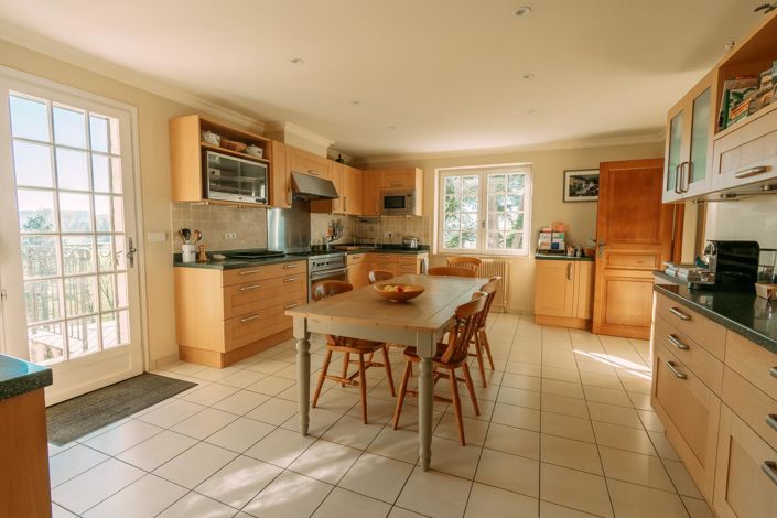 Image No.7-13 Bed House for sale