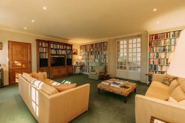 Image No.8-13 Bed House for sale