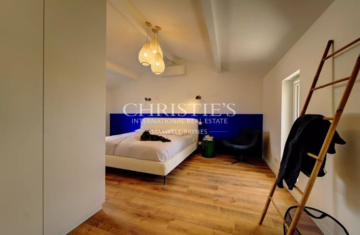 Image No.17-5 Bed House for sale