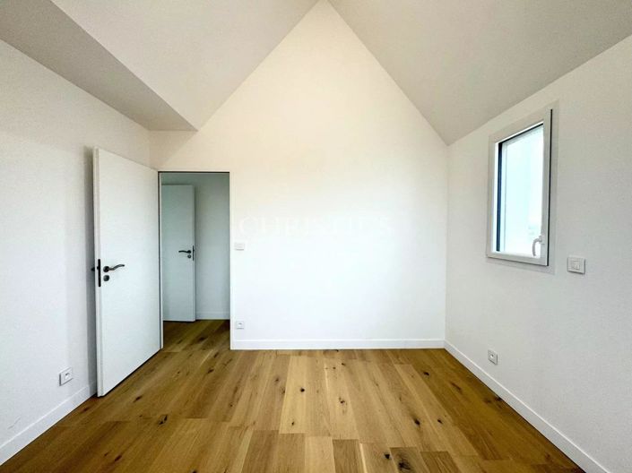 Image No.27-4 Bed House for sale