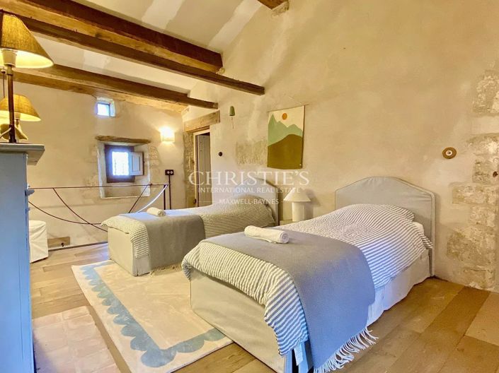 Image No.12-2 Bed House for sale