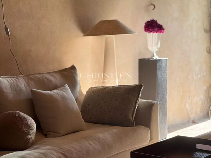 Image No.4-2 Bed House for sale