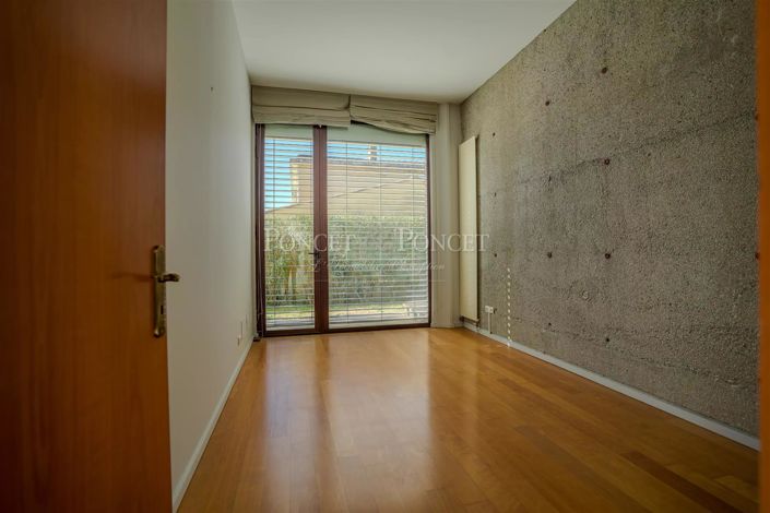 Image No.14-5 Bed House for sale