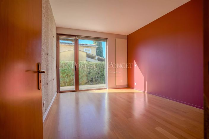 Image No.15-5 Bed House for sale