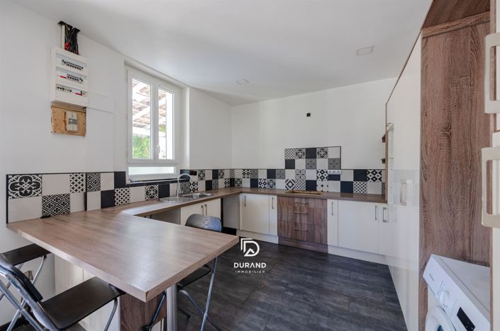 Image No.5-2 Bed House for sale