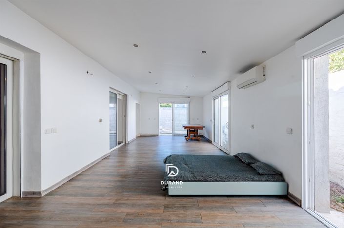 Image No.9-2 Bed House for sale