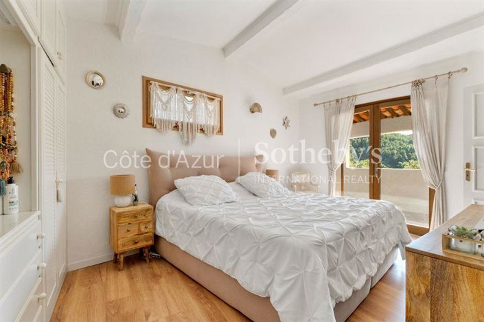 Image No.15-5 Bed House for sale