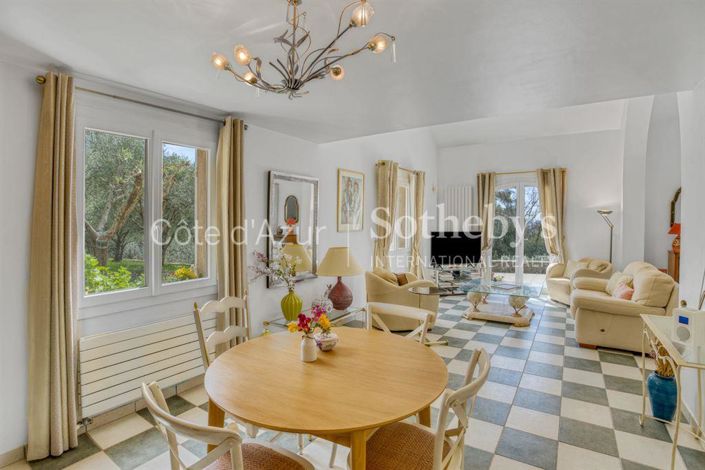 Image No.8-4 Bed House for sale