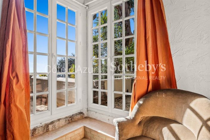 Image No.14-6 Bed Property for sale