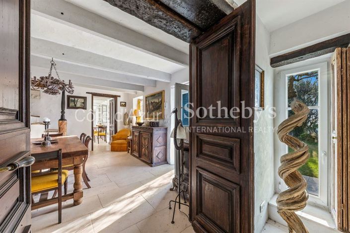 Image No.8-6 Bed Property for sale