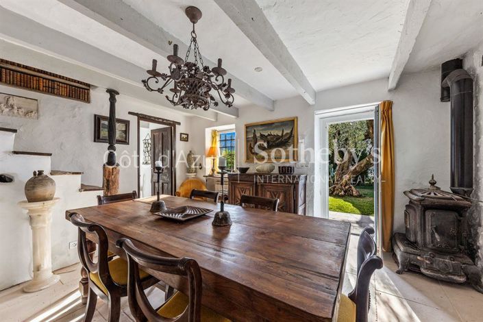 Image No.9-6 Bed Property for sale