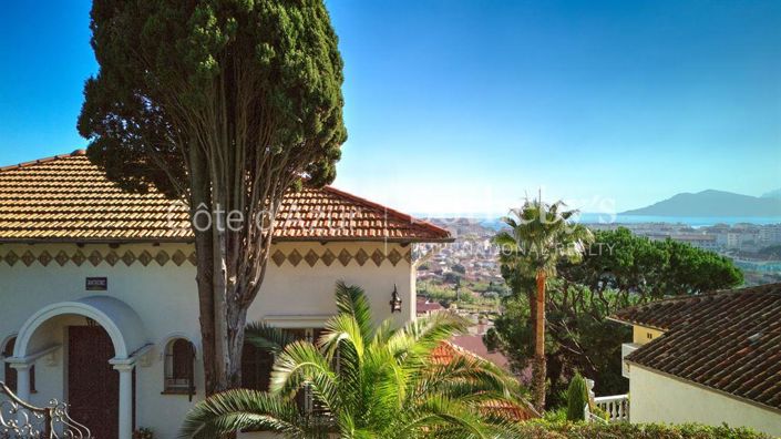 Image No.1-4 Bed House for sale