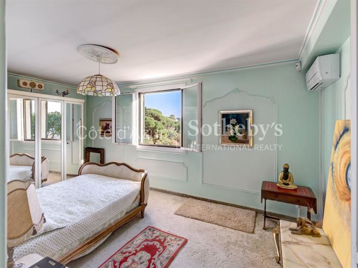 Image No.8-4 Bed House for sale