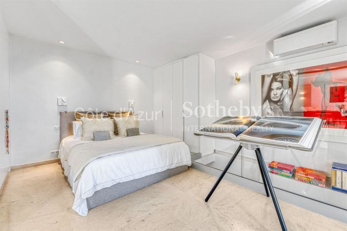 Image No.12-2 Bed Property for sale