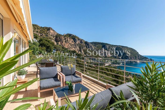 Image No.12-5 Bed Property for sale