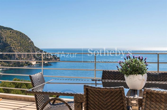 Image No.17-5 Bed Property for sale