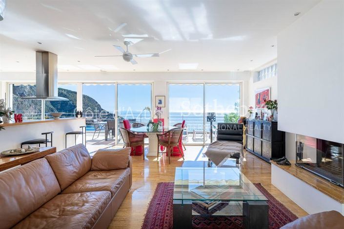 Image No.8-5 Bed Property for sale