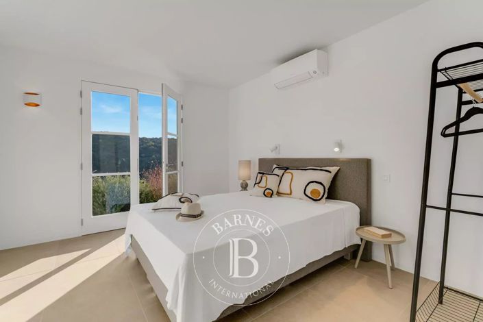 Image No.13-5 Bed House for sale