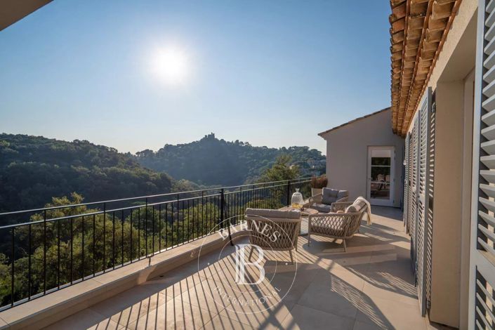 Image No.2-5 Bed House for sale