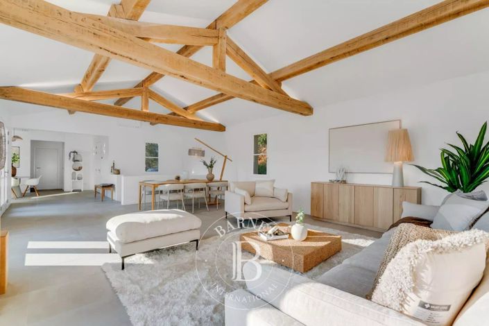 Image No.9-5 Bed House for sale