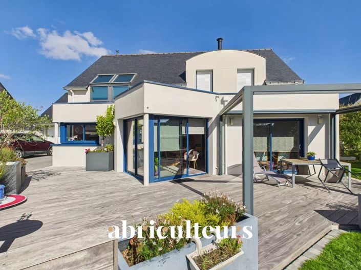 Image No.1-7 Bed House for sale