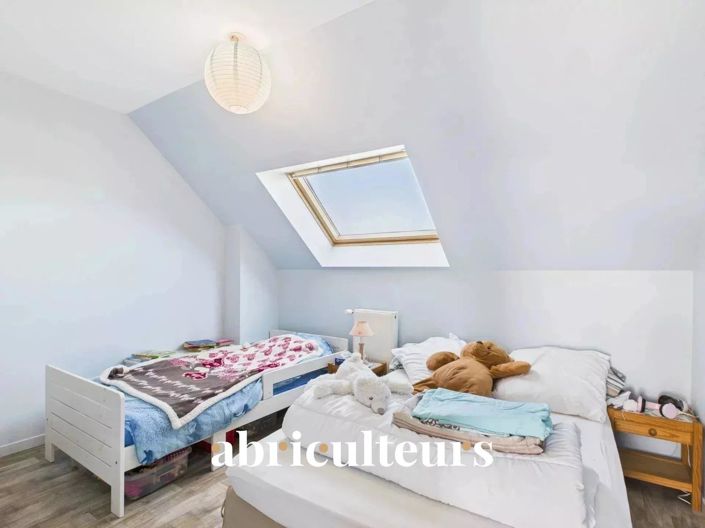 Image No.10-7 Bed House for sale