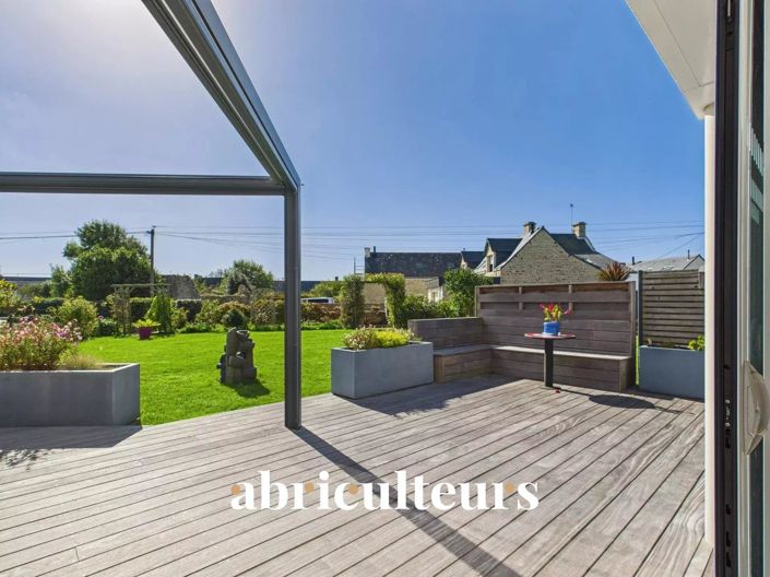 Image No.16-7 Bed House for sale