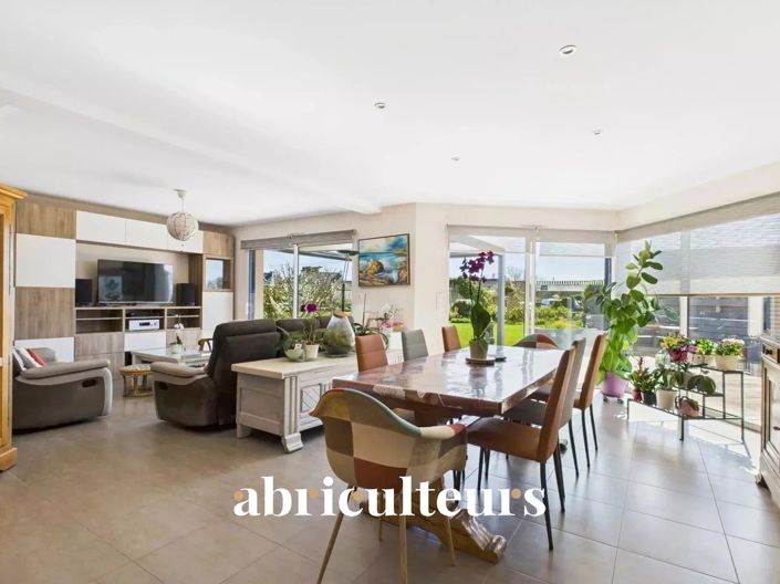 Image No.4-7 Bed House for sale