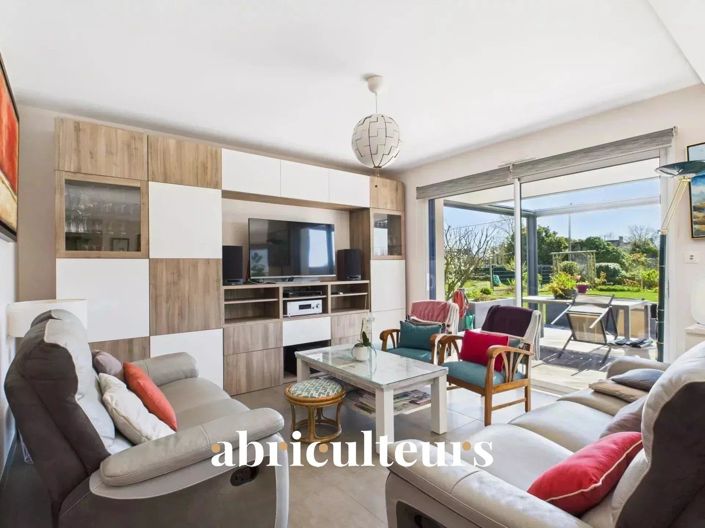 Image No.6-7 Bed House for sale