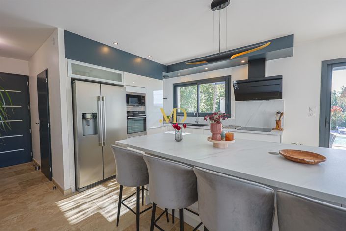 Image No.17-3 Bed House for sale