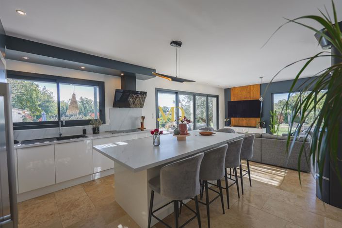 Image No.20-3 Bed House for sale