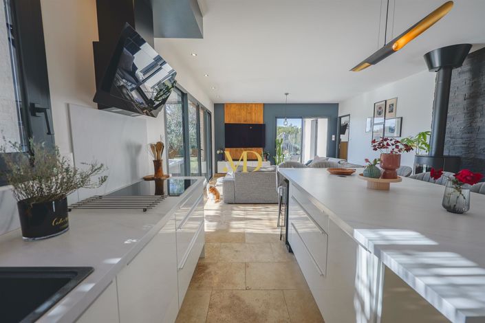 Image No.21-3 Bed House for sale