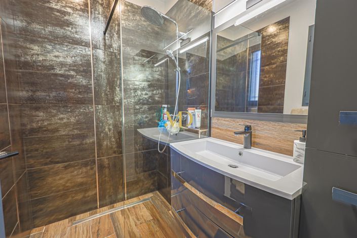 Image No.25-3 Bed House for sale