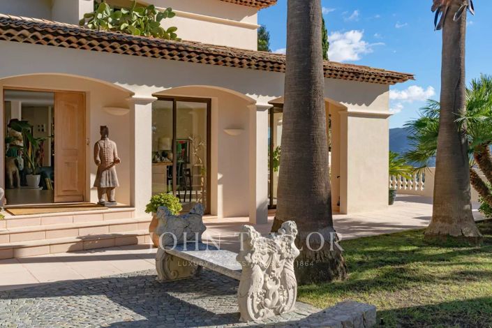 Image No.10-5 Bed House for sale