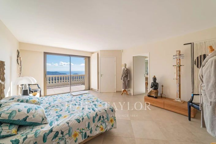 Image No.16-5 Bed House for sale