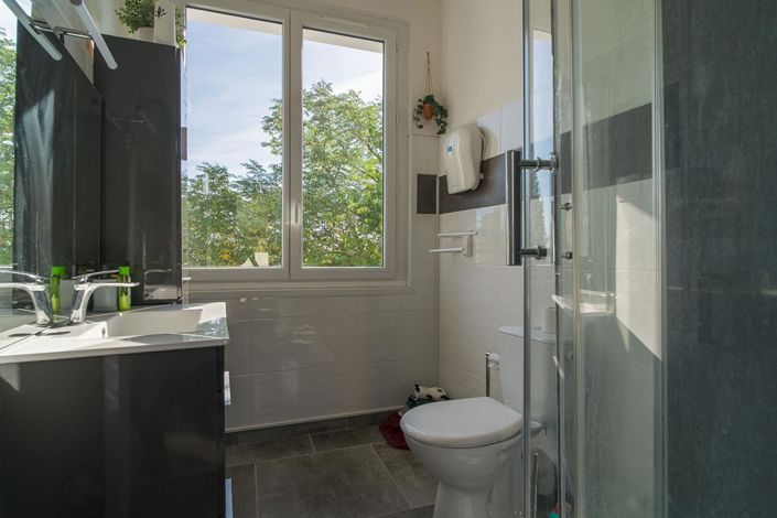 Image No.17-2 Bed House for sale