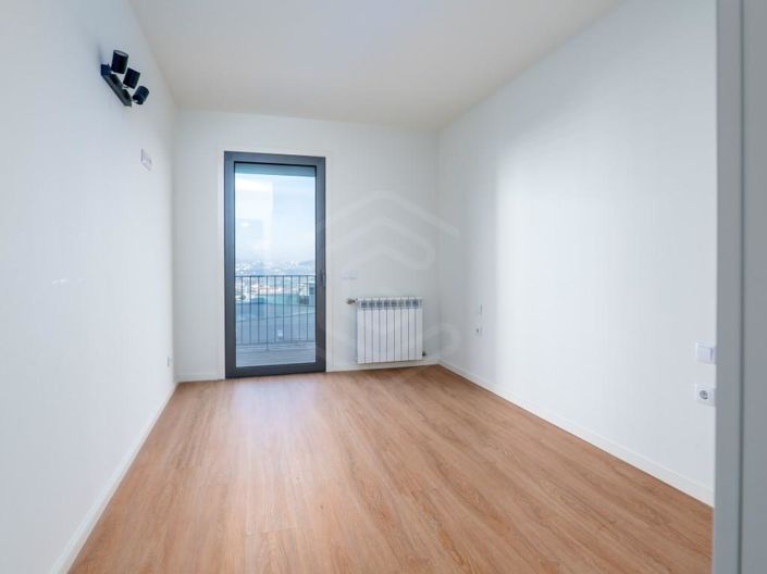 Image No.14-3 Bed Apartment for sale