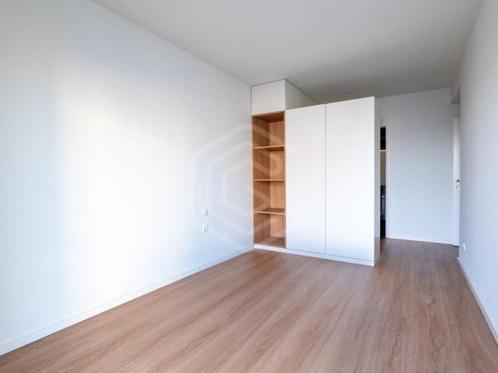 Image No.18-3 Bed Apartment for sale