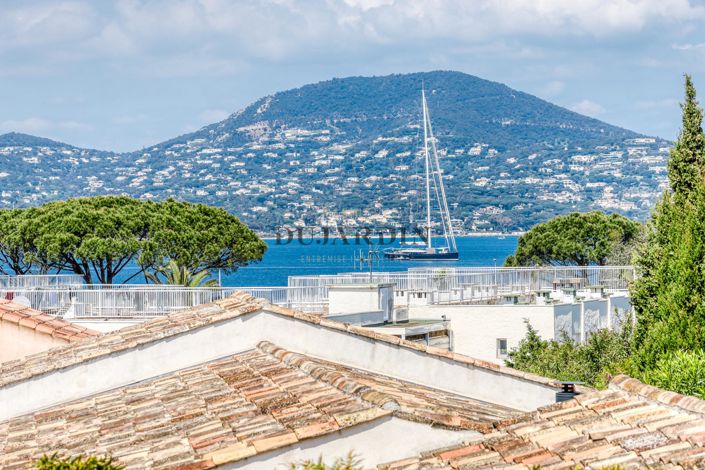 Image No.8-4 Bed House for sale