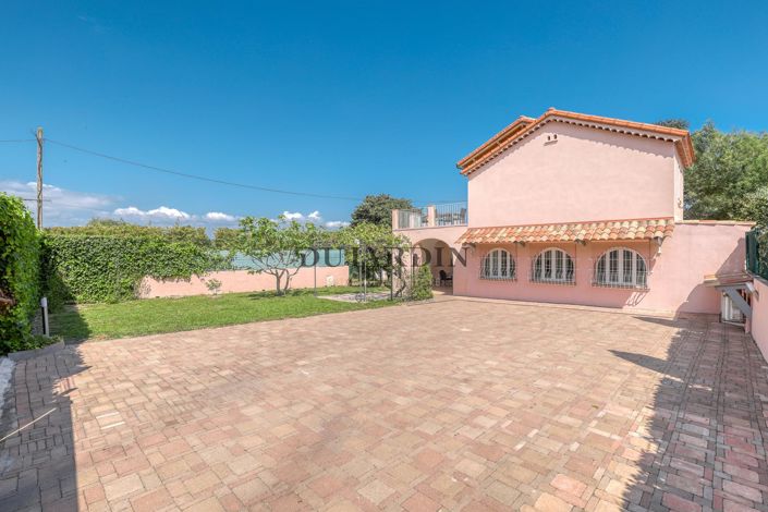 Image No.9-4 Bed House for sale