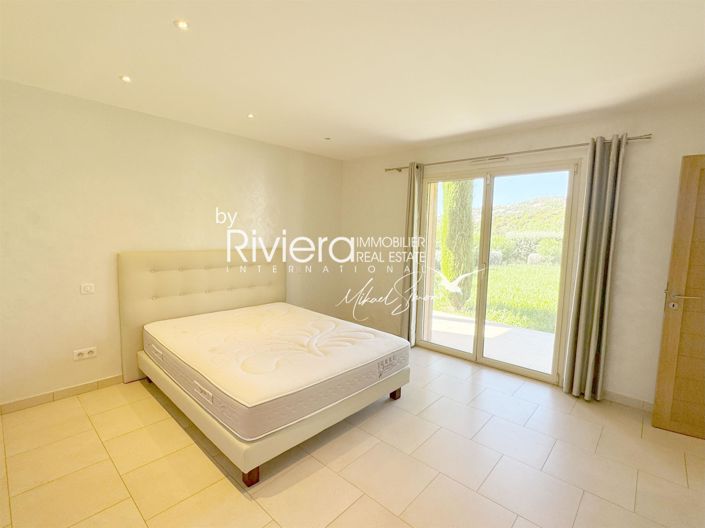 Image No.17-6 Bed House for sale