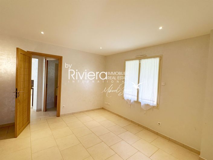 Image No.20-6 Bed House for sale